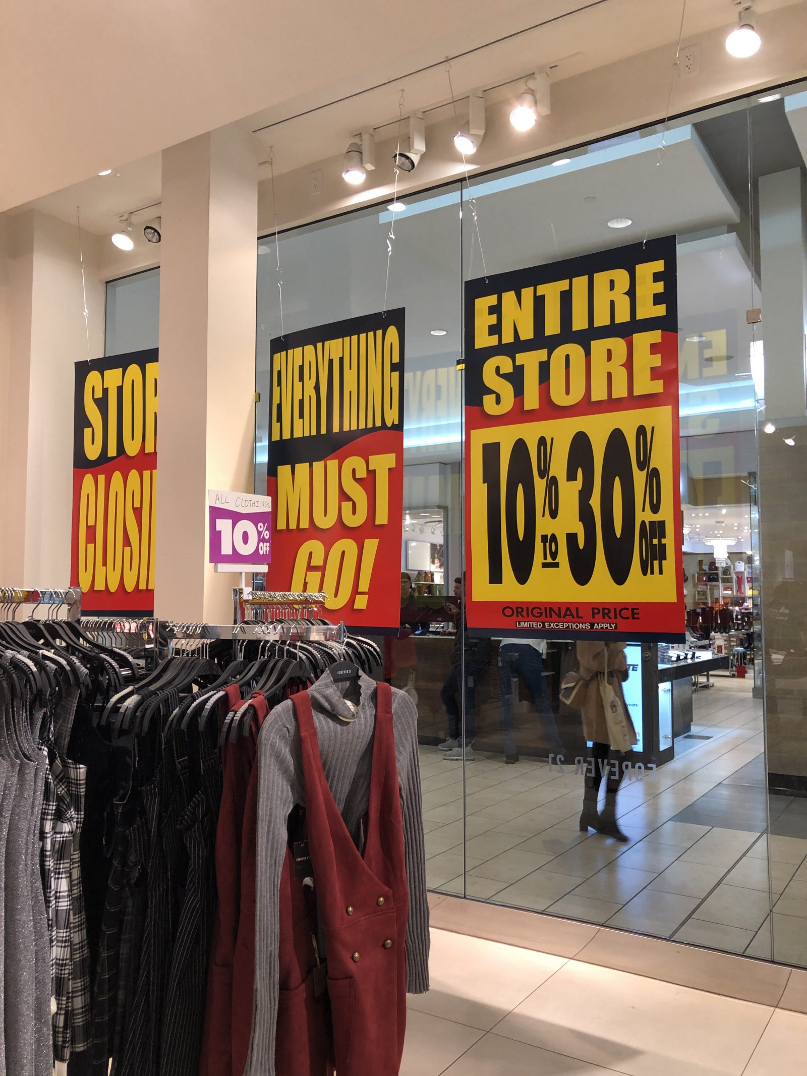 SaleSpy What's Up For Grabs At The Forever 21 Store Closing Sale