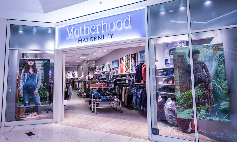 PSA: Motherhood Maternity stores are closing all over the place. Catch them  on the day or two before they close for CRAZY deals! I got $700 of maternity  clothes for $25 literally